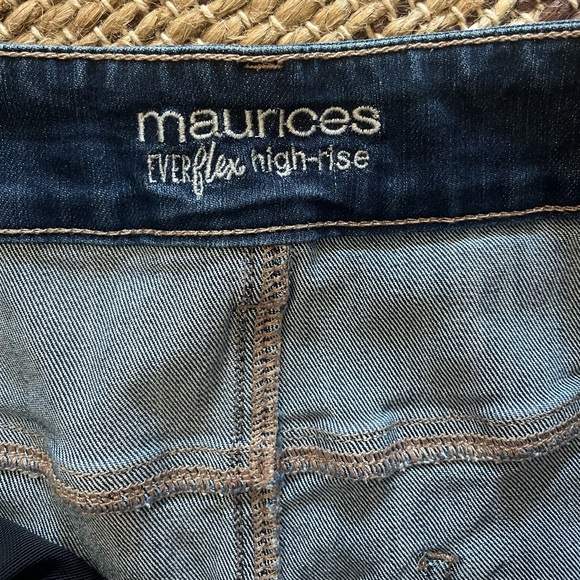 Maurice’s Everflex High-rise size 16W short - Picture 3 of 5